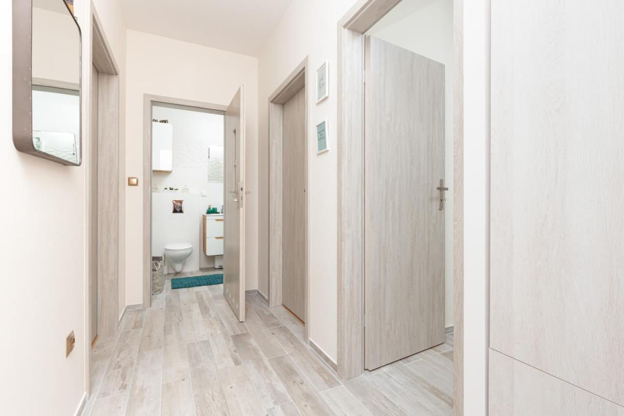 City Center Apartment Elektoralna By Noclegi Renters Varsóvia Exterior foto
