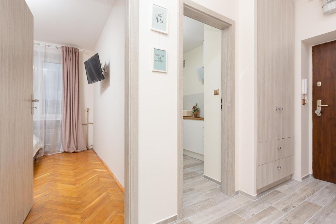 City Center Apartment Elektoralna By Noclegi Renters Varsóvia Exterior foto